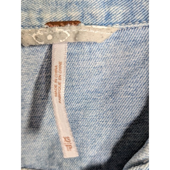 FREE PEOPLE Womens XS Blue Denim‎ Button-Up Pockets Jean Jacket - Picture 4 of 8